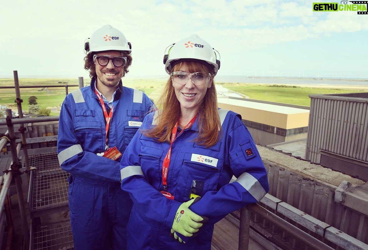 Angela Rayner - 2.6K Likes - Morning ⚡️
It’s Labour’s mission to make Britain a clean energy superpower by 2030,
It’s our plan to boost the wealth and jobs in Britain’s industrial heartlands and coastal communities. 🔋