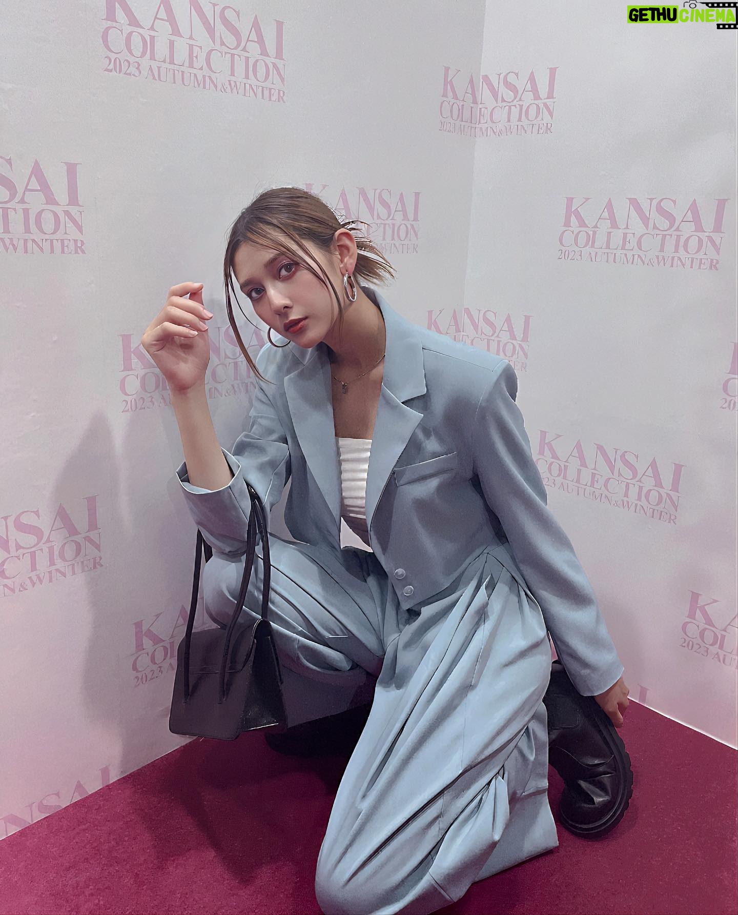 Angela Mei - 10.8K Likes - このセットアップが好きすぎて
自分でも秋にお迎えしようかなぁと思ってる
グレーも可愛いんだよなぁ。。
スーツスタイルにすっきり大人めなアップヘアがいいよね。
関コレ行ったら絶対食べる
#らーめん八角 さんのばり辛らーめん
辛さはばりばりです。
甘めの味付けで辛くて美味しい。
八角らーめんとか、味噌らーめんとかも食べてみたいのに
辛いのの誘惑に勝てなくて結局いつもばり辛にしちゃう🌶😂
#関コレ #関西コレクション #らーめん八角