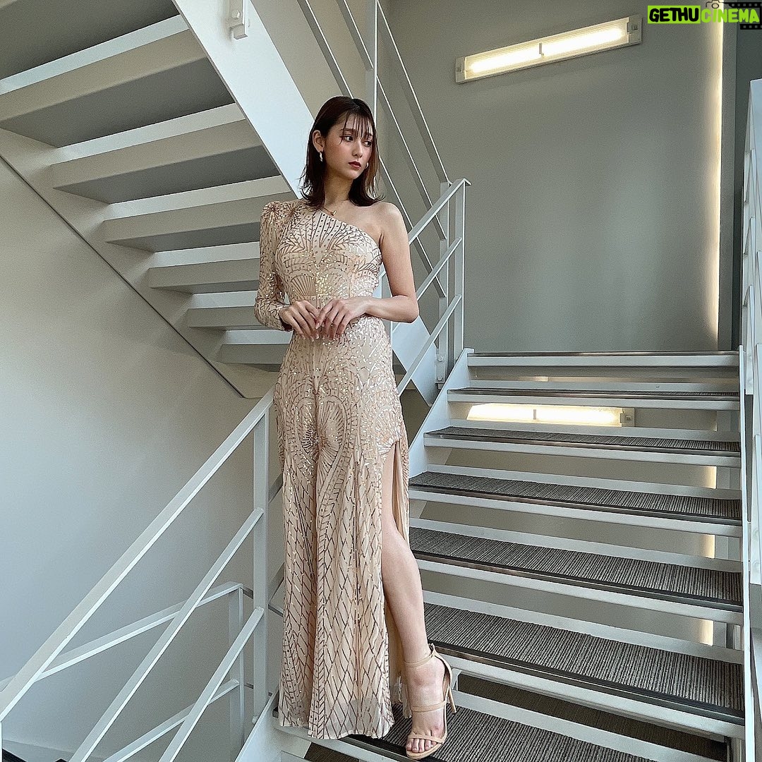 Angela Mei - 12.8K Likes - これは前のゼロイチ褒め特番収録の時に事務所の方が似合うと思うって選んでくれたドレス︎︎
キラキラしすぎてるものは自分だとどうしても似合わないんじゃないんかとか
黒でパキッとかっこよく決めることを選びがちだから
また新たな自分を発見したきもちで嬉しかった︎︎☺︎