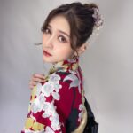 Angela Mei Instagram - #夏の宿題チェキ 2023 本日21時より販売開始です︎︎☺︎ 夏らしいマリンルックにレトロ可愛い浴衣など衣装は全5種で 5枚購入からコンプリートできます🌞 さらに今回は15枚特典で #宿題チェキ 限定の夏限定アクリルスタンドもあったりするのでチェックしてね…！🏮👘 URLはTwitterかThreadsか、ストーリーから飛んでねっ
