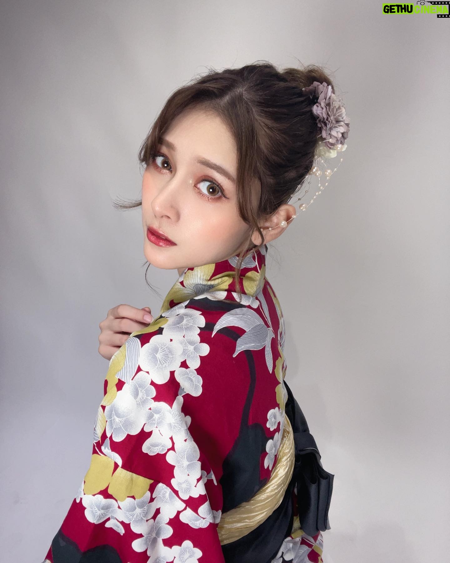 Angela Mei - 10.6K Likes - #夏の宿題チェキ 2023
本日21時より販売開始です︎︎☺︎
夏らしいマリンルックにレトロ可愛い浴衣など衣装は全5種で
5枚購入からコンプリートできます🌞
さらに今回は15枚特典で #宿題チェキ 限定の夏限定アクリルスタンドもあったりするのでチェックしてね…!🏮👘
URLはTwitterかThreadsか、ストーリーから飛んでねっ