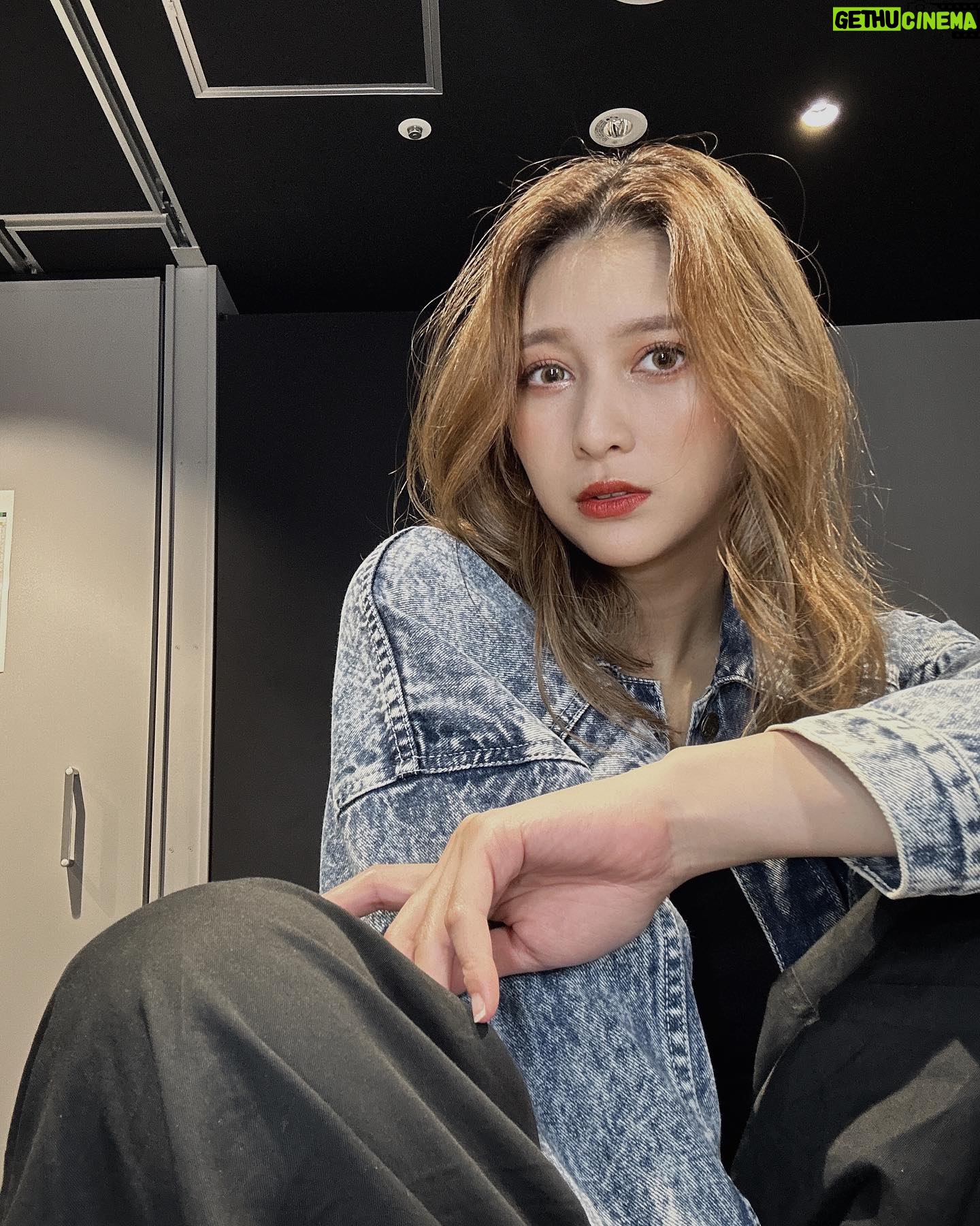 Angela Mei - 9.7K Likes - 前髪ないのも安定してきて
最近はふんわりかきあげるのがお気に入り🥰