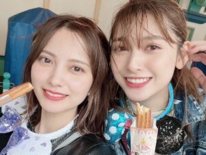 Angela Mei Instagram - 26歳になりました！わたしお誕生日おめでとう！！！！
今年もたくさんの人がお祝いしてくれてとても嬉しいですメッセージありがとう🥰

誕生日プレゼントになしこがででにーに連れてってくれました。全てのエスコートしてくれた。イケメン。ラブです。

今年も頑張っていきますよろぴくおねがいします