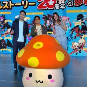 Angela Mei Instagram - #メイプル20周年 
記念生配信ありがとうございました︎︎☺︎
めちゃくちゃ楽しかったぁ…

たまに思い出す、あの時メイプルで知り合った友達
連絡先はもちろん知らず、あんなに呼んでいた名前すら思い出せないことにモヤモヤしたり。
あの子も、あの子も、みんな元気だといいなぁって心がきゅっとなる
過ごした日々の思い出だけは強く残ってて懐かしくて泣きそうになるの、あの数年間は確かに青春だった

いまどうしてるか分からない子がほとんどだけど、変わらず仲良くしてる人達もいます

ネットは危ないって本当だし、人も情報も簡単に信じてはいけないけど
心から信頼出来る、十年以上経っても仲のいい友人に恵まれたのはメイプルのおかげです

特別な思い入れのある大好きなゲームの20周年という大切な時を
生配信で少し早めに皆さんとお祝いできたこと、本当に嬉しかったです。おらは幸せもんだ