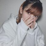 Angela Mei Instagram – 雨すごいね〜
みんな、台風大丈夫かい？
私は今日は引きこもる、、！