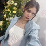 Angela Mei Instagram - #関コレ ありがとうございました♡ me em selectさんの衣装は 私が着用したものは勿論、他のモデルさんが着てた服もどれも可愛すぎてときめきが止まらなかった。 素敵なお洋服と時間をありがとうございました︎︎♡ ランウェイはねおちゃんとペアルックで歩きました これがまたカッコいいのよ、めちゃくちゃ好き。 双子コーデで着るのちょーーーおすすめです Abema以来のねおちゃん、今日は前回よりもっといっぱい話せて、2人でゲラゲラ笑ったりして居心地良すぎました。嬉しかったです🌙 名前呼んでくれた子、配信見てくれた人、ありがとう嬉しかったよ🥰 またね大阪！ #関西コレクション @meemselect