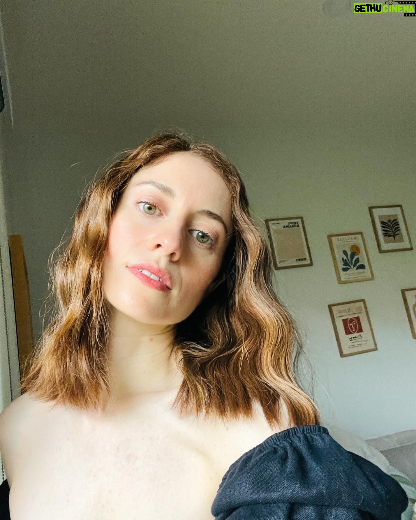 Angela Petruzziello Instagram – I call this series “two useless photos