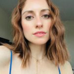 Angela Petruzziello Instagram - Hi hi 💙 @merit @mermade.hair
