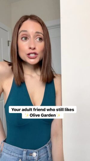 Angela Petruzziello Instagram - Honestly not sure why Olive Garden doesn’t ask me to write their ads…it’s confounding, really. 

#olivegarden #comedyskit