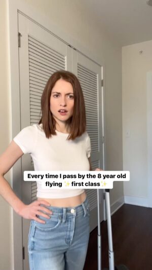 Angela Petruzziello Instagram - The audacity. 

#comedy #skit #actor #actress #comedyreel #funny #firstclass
