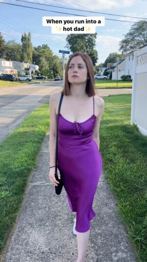 Angela Petruzziello Instagram - It’s like I lose all sense of dignity...the little I had to begin with.

Follow for more 🤪

#hotdad #dad #dads #comedy #comedyskit #skit #funny