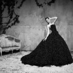 Angela Sarafyan Instagram - EMMY’s! This time last year ... Foto: @robertascroft @csiriano #emmymagazine #throwback 2018 🖤