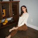 Angela Sarafyan Instagram – Thursday night 🧡 @frame 

Foto: @andiejjane