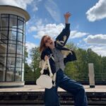 Angela Scanlon Instagram - Sun is FINALLY out & she’s ready for it!! Wait for the end. It’s the most “me” I’ve ever been - never regret committing to the bit ✌🏻 shout out to @ollyalexanderr if you need backing dancers for your big night I’m warming up!