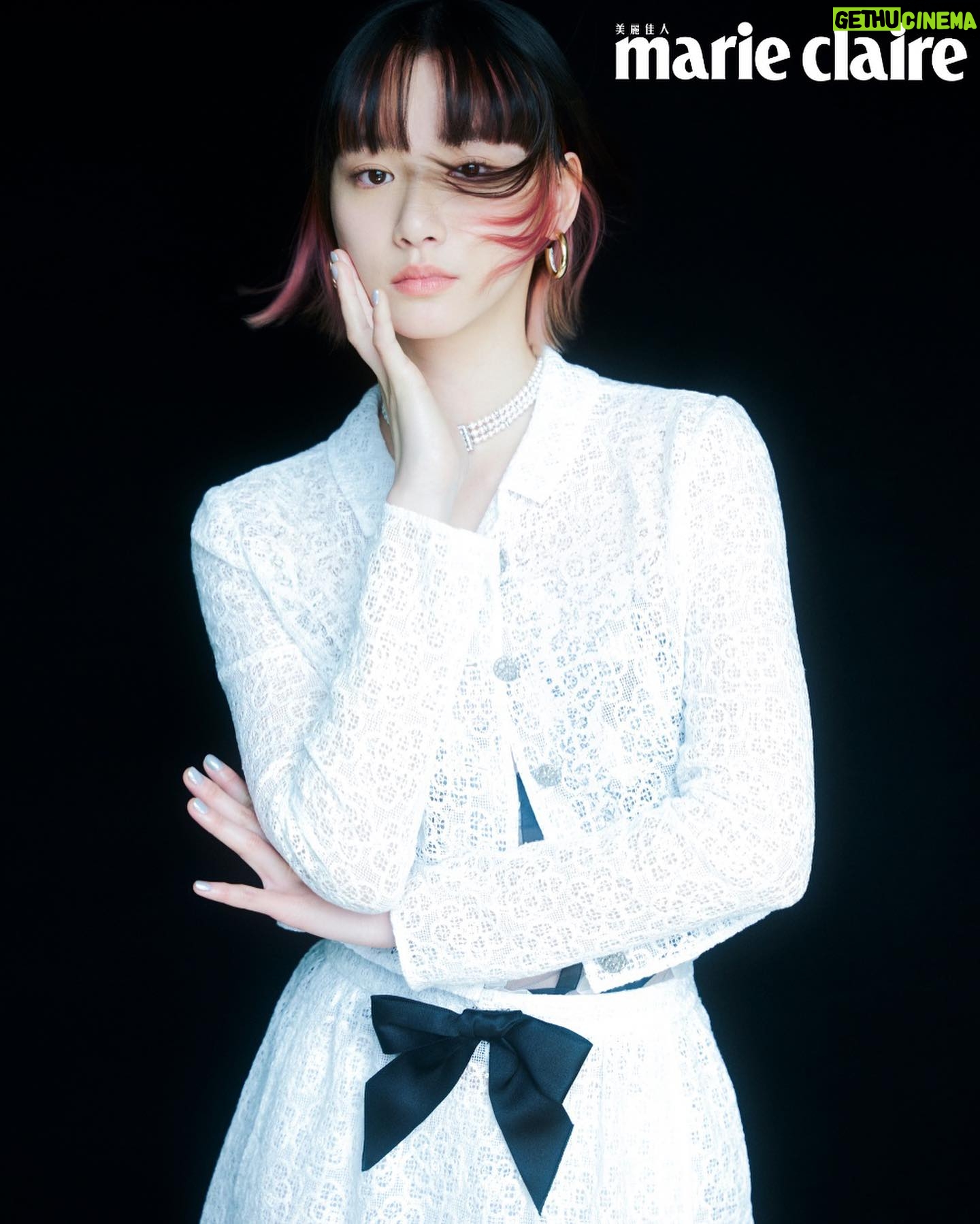 Angela Yuen Instagram - Latest interview with @marieclairetw is out 💛💜 w/ @chanelofficial 🪓🪓🪓 Editor-in-Chief @slandhercolletions Photographer @troy_wa_ng Feature Editor @patreeck_xxoo Styling @beloveapril Make Up @makeup.irinana Hair @jing_33333 Video Director @hakukin DOP @sevenguns @chanelofficial #MarieClairetw #CHANELSPRINGSUMMER