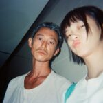 Angela Yuen Instagram - 辛苦找來但願人長久的殺青底片照 🩵 1. 從排練到真正出演的間距，一直感受著慷仁瘦上數十磅，超人意志，脆地拜服。 2. 我喜歡超痴線的試鏡，也喜歡開拍前的所有排戲，我覺得（如可能）所有電影都應該這樣。 3. 承上，超痴線的試鏡：發生在2020年，過了第一輪二人一組的初選後，被分到8人一大組歷時5-6小時的group cast：包括自介、破冰遊戲、Prepared scenes、即興演出、逐一與導演對談環節。至今依然歷歷在目原因是，從沒在香港經歷過高度認真又標準化的試鏡。這樣的形式下，導演還說她試了上百人，果時心諗你一係就係癲一係就好叻，結果係又癲又叻。 4. 雖然中cast後Junli還是強烈反對導演選我出演，於是偷偷找了mm2監製找來窄路看初剪，看完才過關。（Junli後來跟我說的 😂）（做人真係唔容易） 5. 試鏡2020年；拍攝2022年；上映2024年。有時我覺得電影週期真係好長。但到上映又會有一種超然的滿足與值得。 6. 我飾演一個由三人分演的配角妹妹，戲份不多。呀聰教，當主線唔係你度，你就全力去 shine your partner。 7. 真素顏其實沒有那麼威威，我第一次看首映真的被自己黑眼圈嚇屎屎。 8. 照片沒有 @is.wingyan @natanoonoo 因為我是17年的子缺 😂 8. 《但願人長久》誠意上映中 ❤️‍🔥 :> ！ @flymetothemoon.movie @goldenscenehk