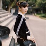 Angela Yuen Instagram - 即便寒氣根本沒有狠心來襲過 與 @celine 展示這不痛不癢的冬日審美 🍦 @Celine #CELINEVICTOIRE #CELINEBYHEDISLIMANE