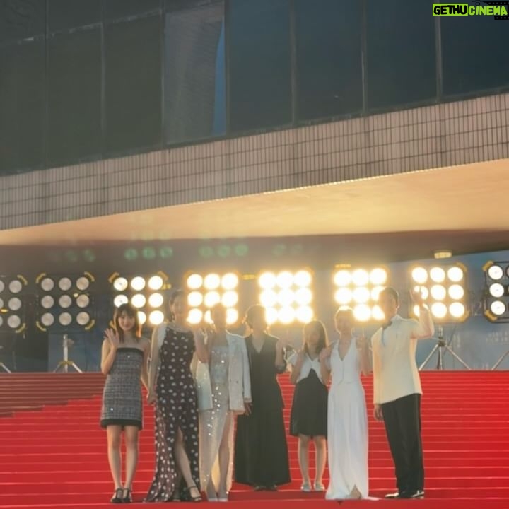 Angela Yuen - 22.4K Likes - 這是超級延期金像獎post
因為最近真的忙到呼吸也要輕輕的才能保留體力保住小命 🫠
1. 很高興可以跟光漢頒獎!
2. 遇到 Angelababy me be like: 😵💫😵💫😵💫
3. 我全晚都好開心好開心,翌日要開 05 但都不捨得回家
4. 如果可以,下年再見 🩵
