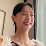 Angela Yuen Instagram - 這是超級延期金像獎post 因為最近真的忙到呼吸也要輕輕的才能保留體力保住小命 🫠 1. 很高興可以跟光漢頒獎！ 2. 遇到 Angelababy me be like: 😵‍💫😵‍💫😵‍💫 3. 我全晚都好開心好開心，翌日要開 05 但都不捨得回家 4. 如果可以，下年再見 🩵