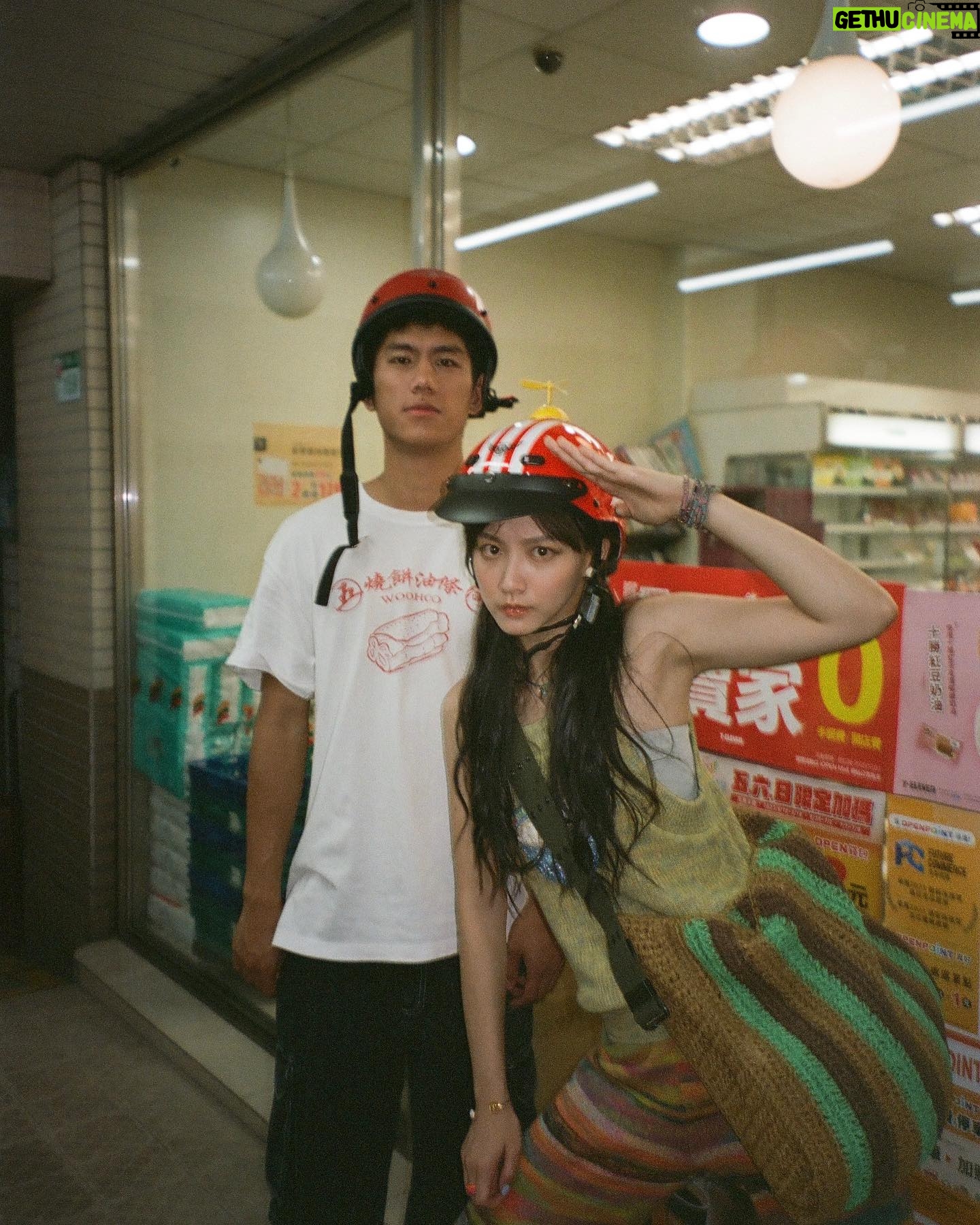 Angela Yuen - 21.1K Likes - 積存已久的菲林終於以半年一次的均速剛剛曬好
難得可以臭屁臉現人
我是不會笑的 👽🙃
楊乃文 feat.伍佰《#說不出口》MV
導演殷振豪 @chenhaoyin_
演員 朱軒洋
監製沁兒 @himmy1818
製片怡箴 @jiang.yizen
攝影子堯
美術小朱 @juuuuuu1122 @kojiya_design
燈光拉克
造型矮瑪佐伊 @emayuyun @ting_ting_huei @zestylingstudio
casting Lucy @lucychen54