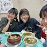 Angela Yuen Instagram – 落機有人接幸福仔但唔講笑唔糾結搵左米線食先 ☃️