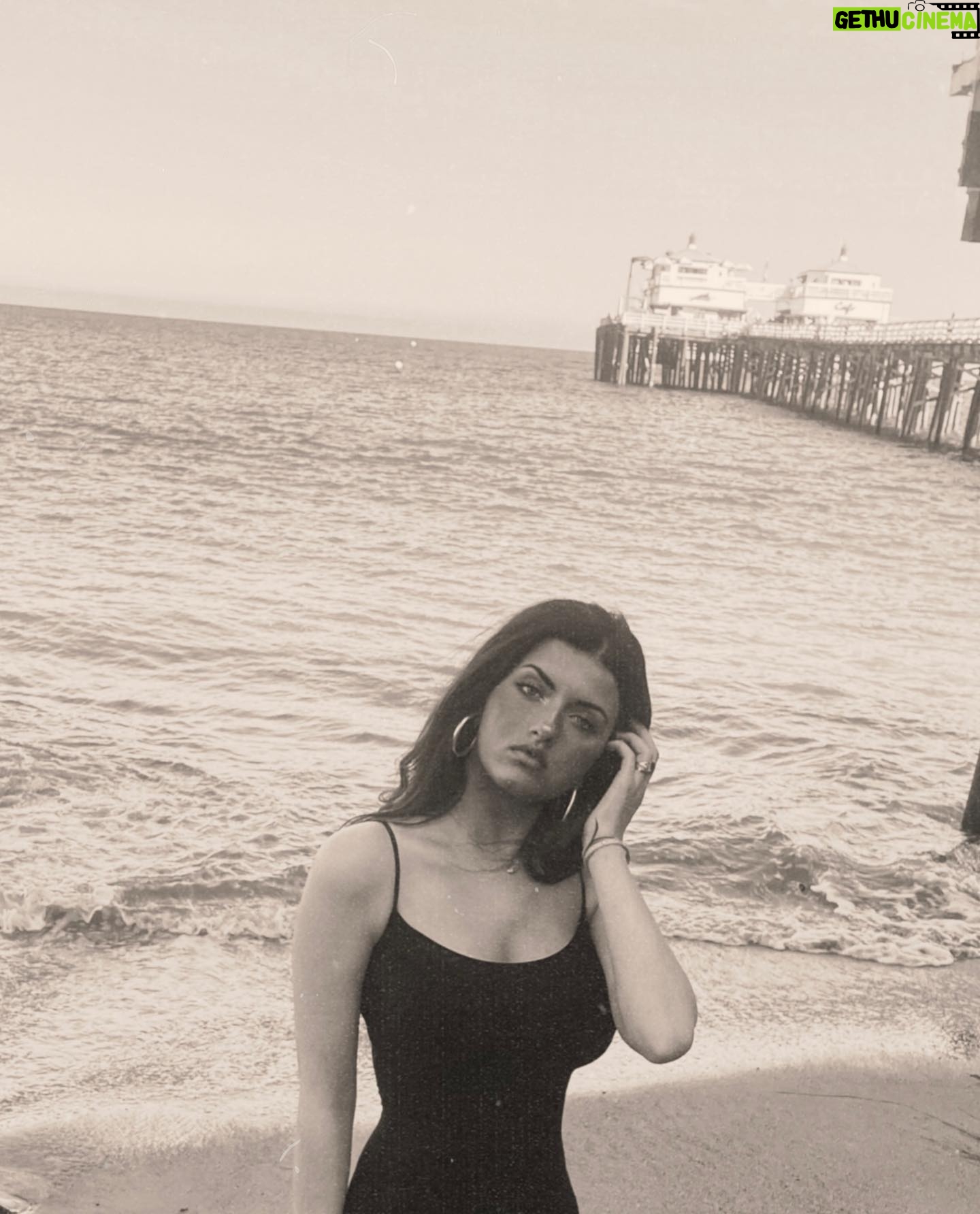 Angelina Jordan - 3 Likes - If u feel alone, I’ll be here for u🖤
