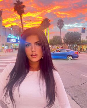 Angelina Jordan Instagram - Another day in paradise✨