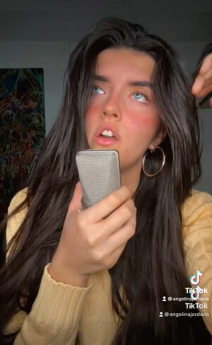 Angelina Jordan Instagram - Video games🖤