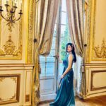Angelina Jordan Instagram - Le Bal 2023✨🧚‍♀️👑what an absolute honor to be part of this special night in Paris. Feel truly so blessed, to be connected with lovely people through my music. I want to thank especially Ophélie Renouard for having me, she is the magic behind @lebal.paris and her wonderful team❤️ thank you to @dolcegabbana and @vmusejewelry a real dream team🙏🏻