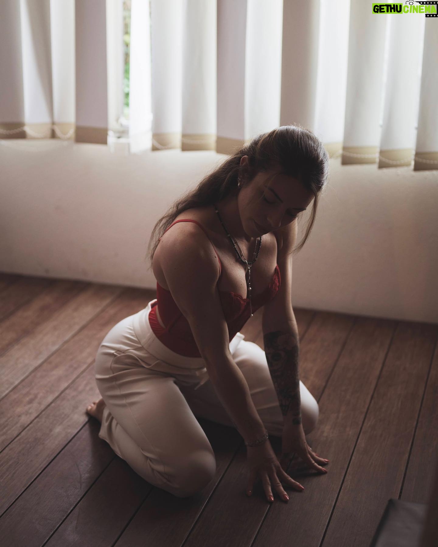 Angélique Mastio - 1.9K Likes - La confiance en soi ça se gagne 🔥
Merci @artetfox_ pour ton travail, quand on est en confiance avec son photographe on ne peut que sortir des images de fou 🔥
Le shooting en exclu dans ma bio 😘
#fitness #sportive #kohlanta #poledancing #fit #motivation #workout #gym #sport #bodygoal #poledancer #fun #fitfam #fitnessmotivation #bodybuilding #bikini #fitgirlsfam #poledance #shape #nutrimuscle #fitfrenchies #fitnessaddict #fitnessgirl