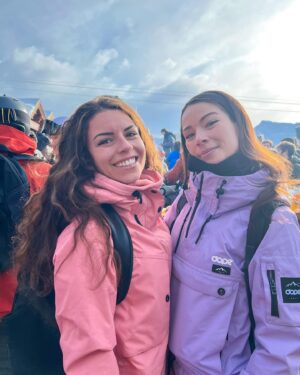 Angélique Mastio Instagram - Une semaine entre amis 🔥

Merci à @alexandre.kohlanta pour l’organisation, @courchevel_officiel pour les activités, le chalet incroyable, et votre accueil !

@meribel3vallees pour ce domaine qui est gigantesque et magnifique !

On a passé une super semaine !

Une équipe toujours présente pour faire des folies ✨
Avec un esprit de compétition plus que présent mais des valeurs hors de prix ❤️🙏🏼

A quand un prochain voyage ? 💜

#courchevel
#capitalmondialduski #savoiemontblanc #montagne
#mountains #vallees #kohlanta #friend #ski #snow #aquamotion