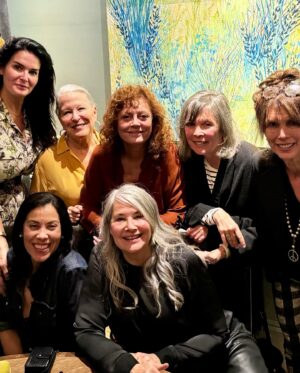 Angie Harmon Instagram - Spent some time with these LEGENDS! @lorrainebracco , @susansarandon & @bettemidler have been iconic talents in my life & career… #sheliajaffecasting has cast some of the most wonderful talent in the world… @momo71ny is the greatest friend & right side of the brain that anyone could ask for. Im lucky enough to tag along! THANK YOU!! 🥰🙏🏼🥰🙏🏼🥰

#blessed #grateful #scadsavannah #scad #filmfestival #savannah #fangirl