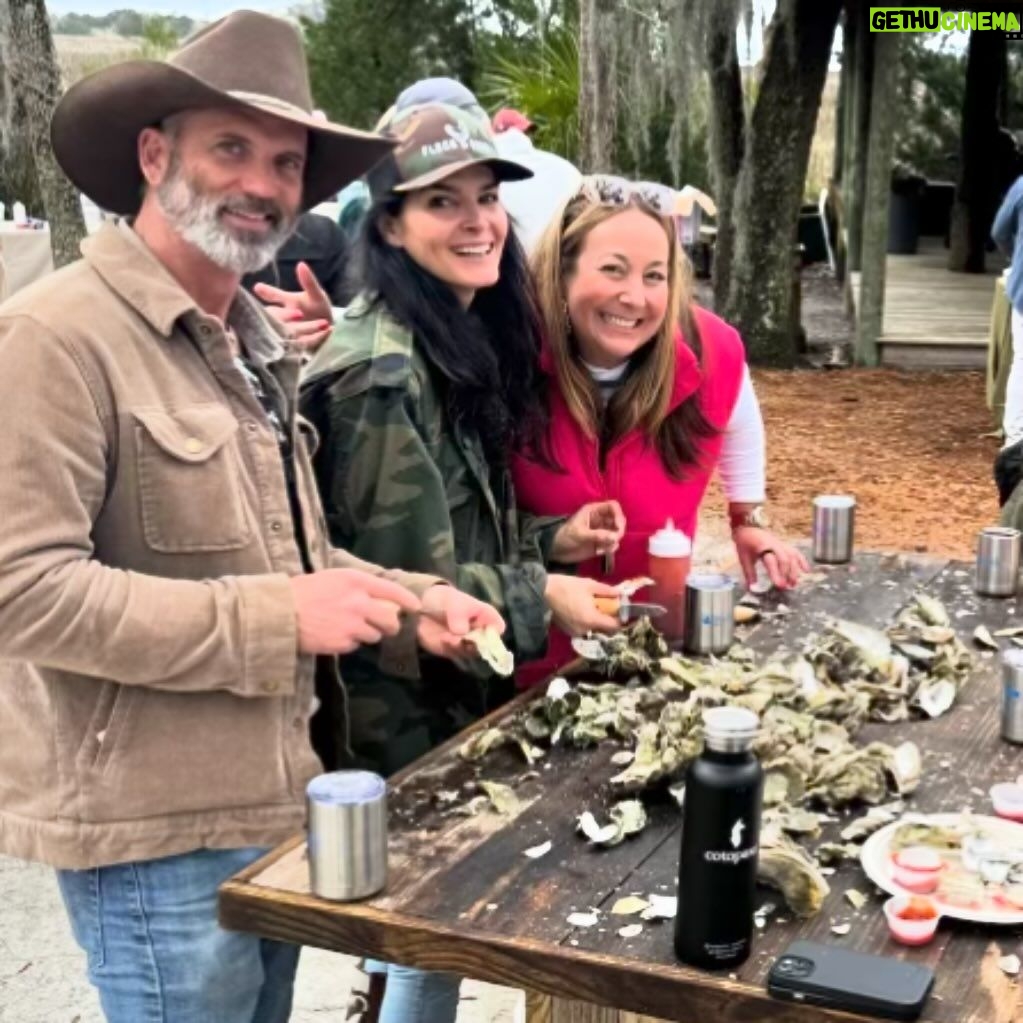 Angie Harmon Instagram - Well THAT was FUN! Thank you to @outsidefndn for an AMAZING DAY!! This incredible organization works hard to support our kiddos to get off their screens & back to playing & spending time outside! Thank you Ron Miele for your support! Love my low country people!! ❤️❤️❤️ #blessed #grateful #lowcountry #lowcountrylife #kiddos #gooutside #kidsinkayaks