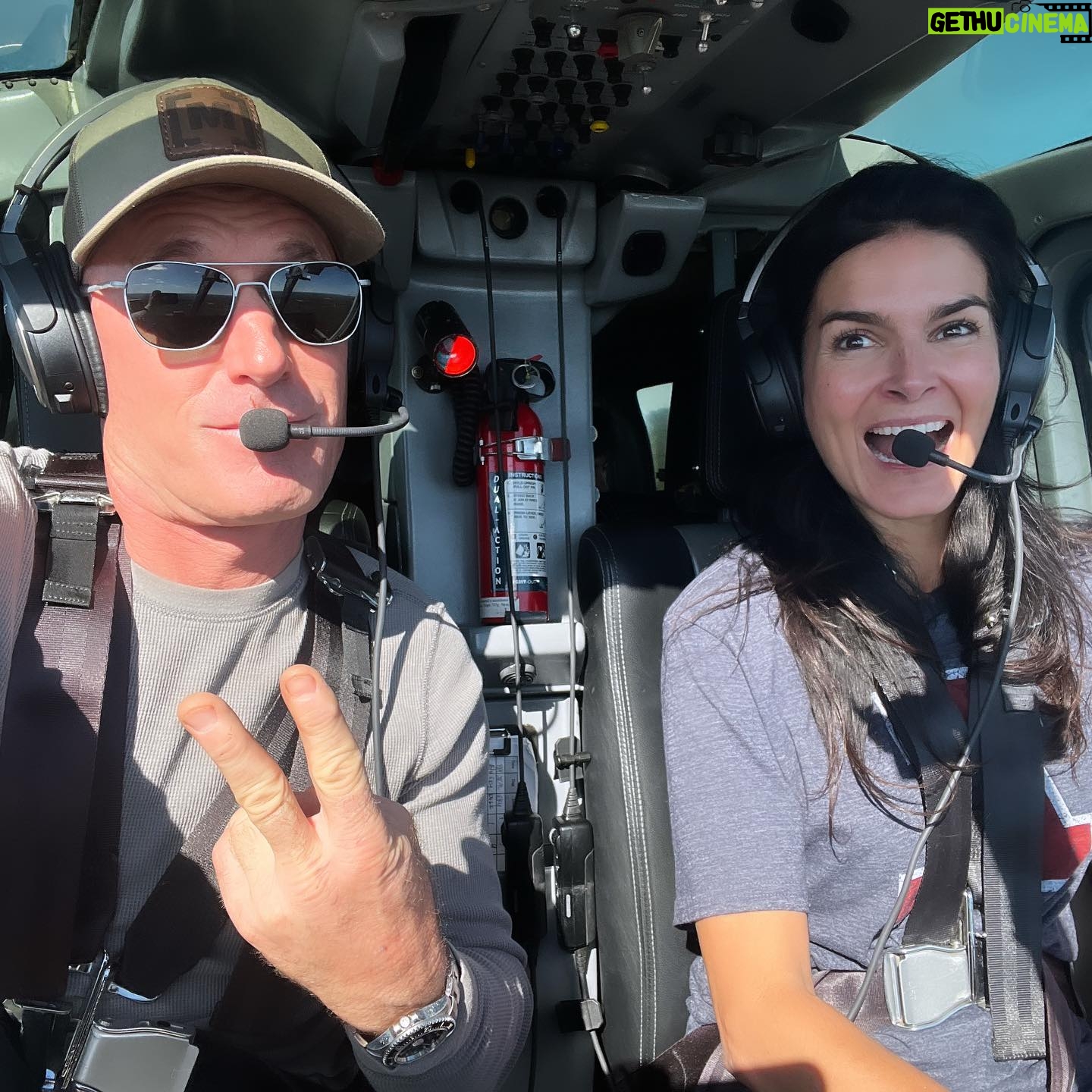 Angie Harmon Instagram - Sweet Home Alabama!! Thank you @johncassimus for an EPIC weekend! You & yours are THE BEST & I love yโall to the moon & back! Hug Mrs Dot for me! โค๏ธ๐๐๐ฝ๏ธ๐ป #blessed #grateful #rolltide