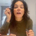 Angie Harmon Instagram - Here’s a shameless plug for @justbobbidotcom & @jonesroadbeauty mascara. & squirrels. I LOVE THEM BOTH! ❤️🐿️💋 #blessed #grateful #squirrelmom