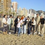 Angy Fernández Instagram – RECAP 1

🤍🤍🤍🤍🤍RENACIMIENTO

Imposible resumir todo lo que me gustaría decir… 
No tengo más que palabras de agradecimiento y no se si es suficiente. Me he sentido querida, arropada, empoderada y cuando me he sentido insegura estaban allí todas estas personas, para levantarme y sostenerme. Algunos ya de muchos años de amistad, otros de hace poco tiempo y aún así, unidos a fuego. 
 Menos mal que me atreví a vivir este viaje. Gracias por aguantar mis dudas y mis miedos y estar a muerte @tomylimeres 🍀 y a todos los que os unisteis y me animasteis. 
Después de tantas dudas vencí a mis miedos (No todos. Estamos en ello) pero… ¡LO HE HECHO! Lo hemos hecho FAMILIA🧡 
Se que no he escalado el Everest, o, yo que se, ahora mismo no se me ocurre nada más heavy como ejemplo, pero que bueno, que a veces se siente así. Se que muchxs me entendéis.

 Sigo intentando resumir: Sin toda esta gente a mi lado no hubiera sido lo mismo. Ni la experiencia, ni lo que quería contar. La importancia de rodearse de gente buena y bonita en la vida y en este caso concreto, talentosa. 
GRACIAS.
Estoy muy sensible. Mucho que procesar…✨♥️
Estoy orgullosa de mi y se las cosas que quiero y tengo que hacer para mejorar y para ser la actriz y la artista que pienso ser toda mi puñetera vida. Basta de muros en mi mente. Este va a ser el año, con mis 33, en el puesto 3 y quedando 3. 
3 y 3 y 3 y 3: por el culo te la hinco 😂

Gracias @benidormfest_rtve