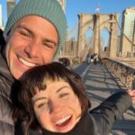 Angy Fernández Instagram – 9/03
Carta abierta para Pepe:
Un día, de repente, conoces a alguien que te hace sentir que no conocías nada y que la primera vez no siempre es la primera.

Todas las personas que llegan a nuestra vida vienen con una enseñanza. De todos aprendemos, lo que queremos, lo que no…
Nada se pierde, todo se transforma.

No existen los cuentos de hadas, ni las relaciones perfectas, pero si existe el AMOR y yo estoy aprendiendo a amar incondicionalmente, porque apareció un pececillo en mi vida para enseñarme a amar y para aportar luz en mis días más oscuros. 
Y si, estoy aprendiendo a ver la mujer que soy también gracias a él (en gran parte) :) 

El es buena persona, buen compañero, en el trabajo y en la vida. Talentoso,en todos los sentidos, sensible, generoso, comprensivo, divertido, guapo, cariñoso, trabajador, positivo y cada día quiere superarse a sí mismo y ser mejor. 

Sonríe y te alegra el día.

El es de los que tocan el alma a todos y todas las que le rodean. Me tocaste el alma antes de tocarme la piel y te quise desde el primer momento.
Que tus 31 estén llenos de paz, amor, amistad, trabajo y que sigas iluminando todo allá donde vayas. 
Y risas. Muchas risas. 

Amo el hombre que eres y el hombre en el que te vas a convertir. Te mereces todo lo bueno. 

Eres mágico.
Eres mi lugar favorito.
Gracias por todo, mi amor. 
Te quiero, te admiro y te veo
Feliz cumpleaños 🐟💙✨
