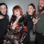 Angy Fernández Instagram – ¿Qué creéis que vi en la foto 5? Jajaja 😓😂

Estoy en un buen momento y solo era cuestión de tiempo 🌈💫
Creo que me lo merezco
💙
Siempre se puede estar mejor, pero cada día avanzo un poquito más. En el caos están las oportunidades ( como diría @antoniomolerosanchez en #UnaTerapiaIntegral ) 
Son muchos años trabajando y no siempre he tomado buenas decisiones, pero todo me ha llevado a hoy. Me valoro, me priorizo, me entiendo, me conozco y estoy donde tengo que estar. Estamos donde tenemos que estar. Cada uno tiene su propio camino. COMPARTIR Y NO COMPETIR, a ver si se nos queda grabado a muches de la profesión.

Siento haberme distanciando de personas, pero necesitaba estar conmigo, con mi Noel, tranquilidad y paz mental. Es necesario, a veces.  Priorizarse no significa ser egoísta. No es lo que quiero ser. LOVE IS THE ANSWER.

Mañana vuelo largo para ver a mi Pepillo y recargar pilas 
¡Seguimos! 
🌸 
NO RAIN, NO FLOWERS

Gracias @rtve , @vicvandekamp , @tomylimeres , @melissaeslava , @tamitofernandez , @analocking , @alexmanga10 , @elenaasm , @allnightproducer , @laradiazzz , @ingrid.m.aroca, @jarvyblaq … 🤍