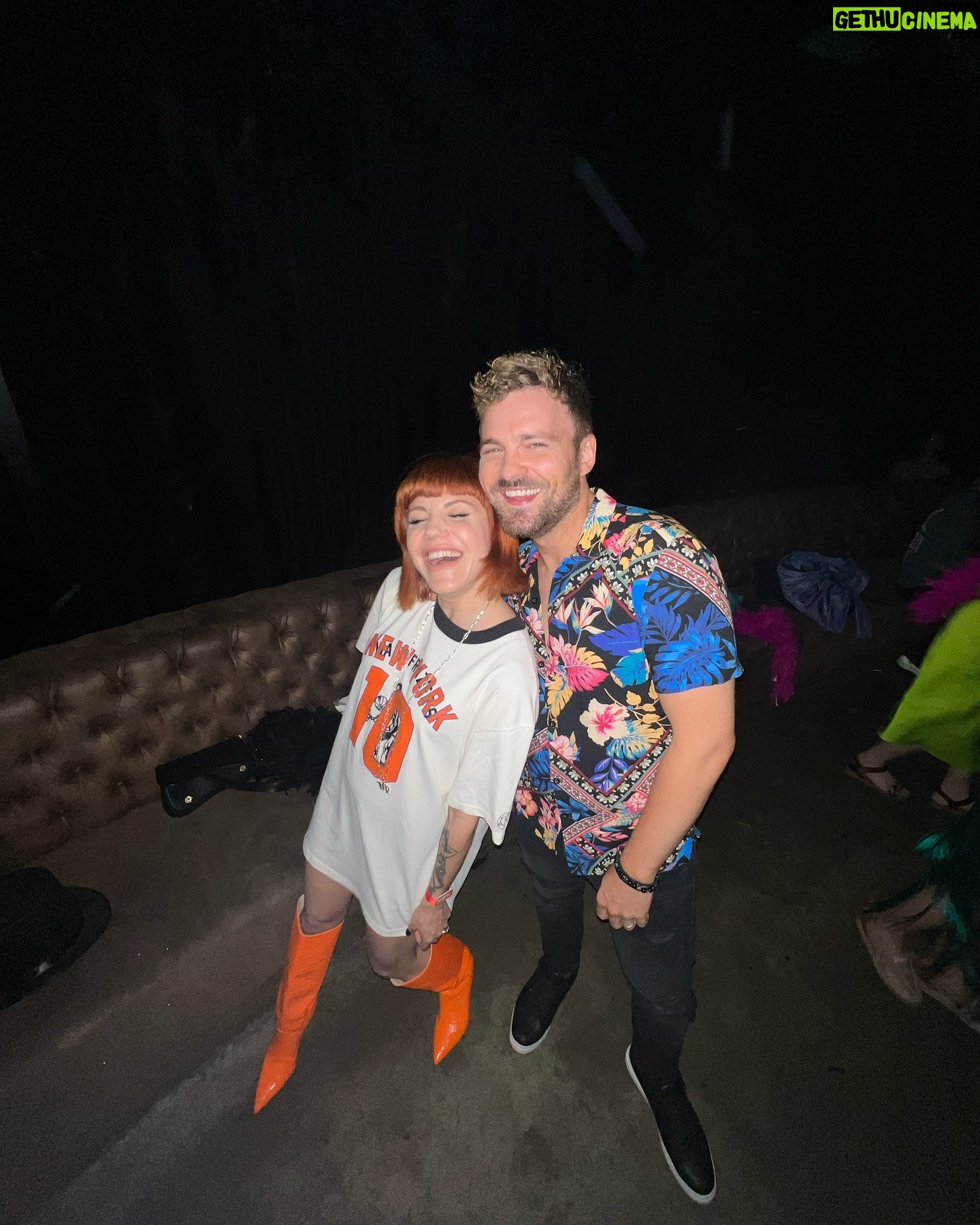 Angy Fernández Instagram - La que monta @ronbarcelospain con DESALIA es increíble. Llevan años y años liandola y por fin he podido asistir. Gracias por sacarme de fiesta en este #Desalia2024 y hacer que lo pasemos tan bien. Música, buen rollo,buena compañía, sol, mar, mojito… vamos, queda inauguradisimo mi verano 🥰 Publi Disfruta de un consumo responsable 37,5º