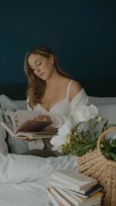 Actress Anick Dumontet HD Instagram Photos and Wallpapers June 2024