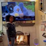 Aniela Gumbs Instagram - G R E Y S is back on season 17 !!!!! #greysanatomy @greysabc #tgit #crossover #greysanatomy #station19 #zola #letsgo #AnielaGumbs #largetissue #season17 #lovetoact #like #fit #fun #work #tears #follow #comment