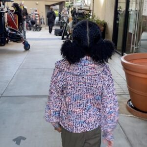 Aniela Gumbs Instagram - Walking into #tgit like POW #greysanatomy @abcgreys #tbt @greysanatomy #zola #anielagumbs Set life is what I do! Let’s go #like #comment @follow #love