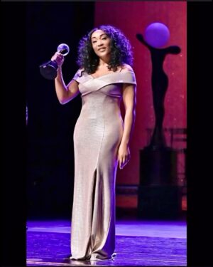 Anika C. McFall Instagram - A lil #TBT moment throwing it back to last year’s 2022 Best Actress in a Comedy #HAPAWARDS Win 🏆 
#BENDINGCORNERSWITHANIKA

Honored to be back 2023 Presenting an award to a Lucky Winner! 🦾
OCT 7 ✨💫
#bestactress #award #comedy #makeemlaugh #reelsvideo #finerwomanhood #CatchOnorCatchUp

***Repost***
Sooo THIS happened…I WON Y’all!!💫
Best Actress in a Comedy-Film🦾
My award is dedicated to my Sister Arlena C. McFall @capri_flowergirl80 RIP who always believed in and encouraged me to live my dreams out loud 🤍💜💚💛
#BENDINGCORNERSWITHANIKA 

A long evening but it was so nice to be out and about to fellowship with other Artists from here and around the World. To parlay amongst fellow humans and actually play dress up was 🍒 CLEARLY I was nervous giving my acceptance speech at the end of this #VDO DUMP but Oh well 🤷🏽‍♀️ 
Special Love to the other Very Talented and VERY funny Ladies in my category Bresha Webb, Cocoa Brown, Drew Sidora and Erica Hubbard it’s an honor to be in great company 🦾 
CONGRATULATIONS to All the Winners and Nominees✨

The @hapawards weekend for me was #OLDHOLLYWOOD #GLAM Modus Operandi #givegoodface #blowkissesandthrowglitter

Photog Mark Gunter - Mark G. @markgonpoint 
Doubledown Cosmetics 
Lip Niche

#funnygirl #anikamcfall #multi #award #winning #actress #producer #writer #muse #blessed #humble #mahalo #finerwomanhood #catchonorcatchup