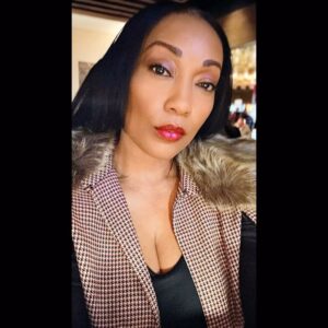 Anika C. McFall Instagram - WE’VE GOT THE MEATS FOR THE STREETS 🎶
#BENDINGCORNERSWITHANIKA

#Eat #Drink #Be #Merry #Christmas ✨

#happyholidays #freespirit #anikamcfall #multi #award #winning #actress #producer #writer #muse #blessed #givegoodface #blowkissesandthrowglitter #finerwomanhood #catchonorcatchup