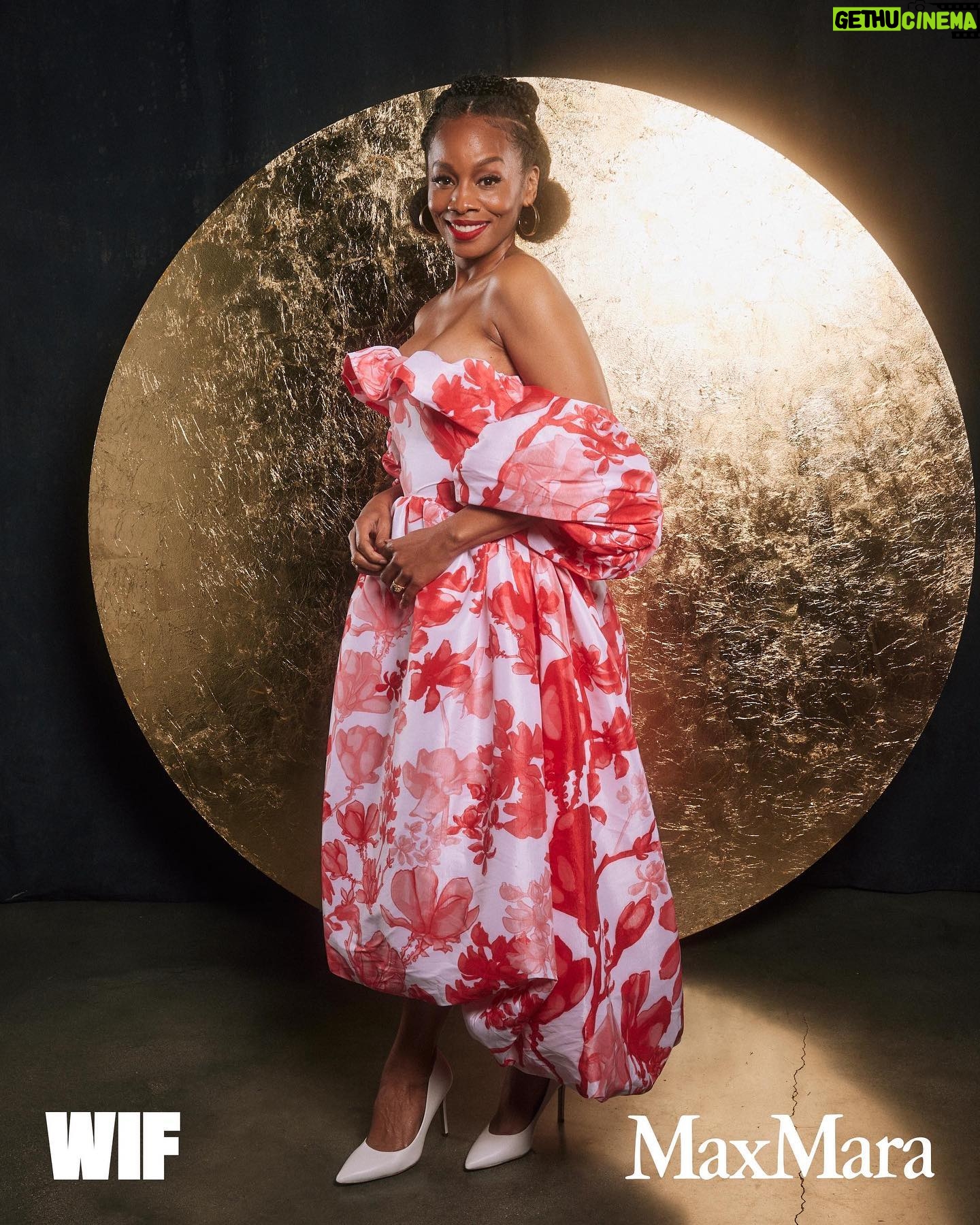 Anika Noni Rose Instagram - Easing back out here. Thank you @womeninfilmla (& @maxmara) for another great pre-Oscar celebration! Phenomenal frock!! @kikavargas_ (I love it! I want to marry it!) @kikavargas_ (You’re phenomenal) Earrings: @sterlingforever Ring: @catherineweitzman Shoes @sam_edelman Styled by: @jasonrembert Asst: @chaquita_bee Face @meccadickerson Hair @cynthiaglam Easing back into the world and tipping back on social media. I owe you all some thank yous and I have not forgotten! 💋 More pics soon #oscarSeason #KikaVargas #Fashion #Glamour #WIF #OldSchoolGlam #SamEdelman #JasonRembert