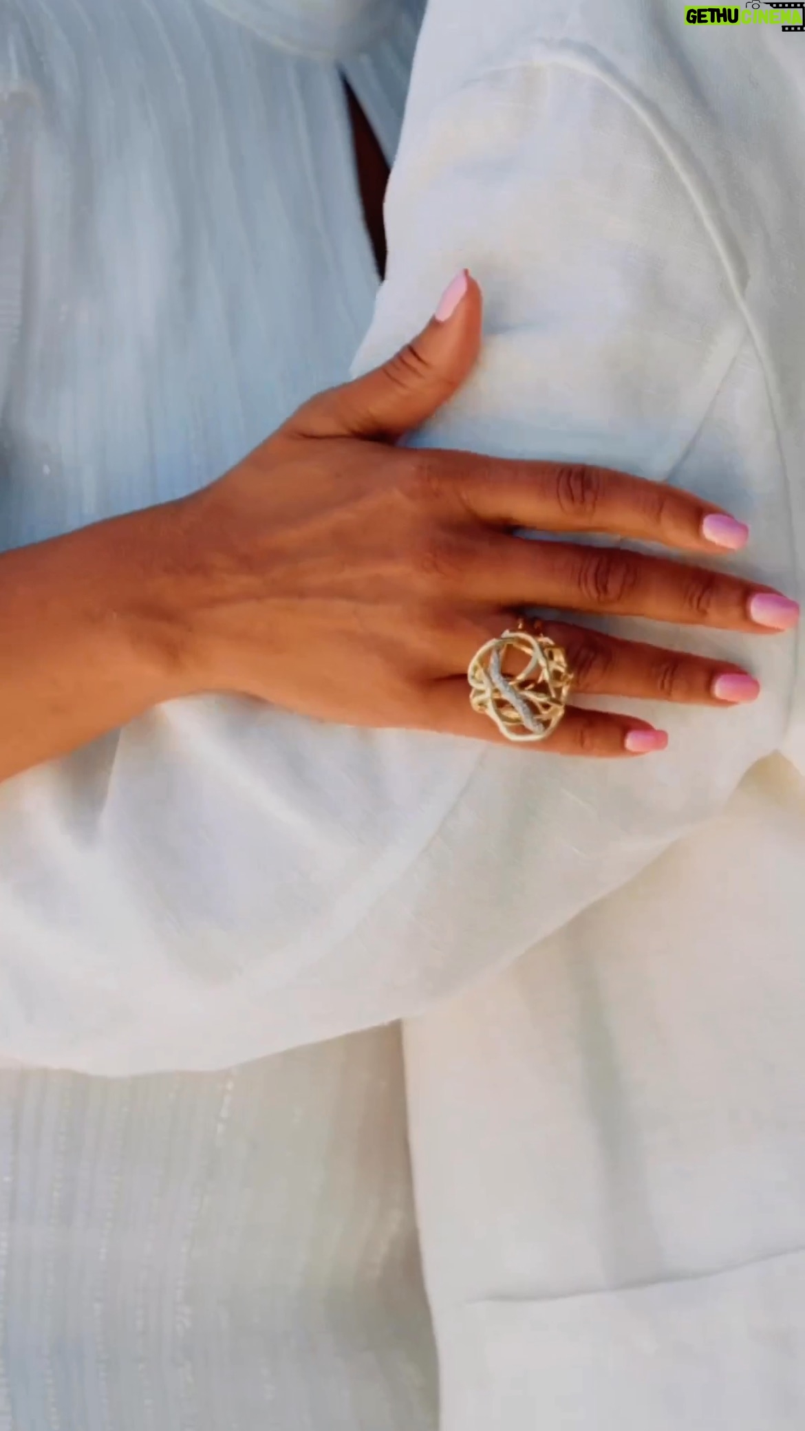 Anika Noni Rose - 23.4K Likes - So excited about being able to finally share these visuals! Thank you again to Munaluchi Bride and all these amazing creatives who made this possible.💍❤️
Link to the article, more pics, and💫preorder Hard Copy 💫in my bio
👰🏽♀️❤️🤵🏽♂️
Reposted from @munaluchibride Heating up your timeline with this 🔥 video! We just love @anikaaroundtheworld and @jasondirden ‘s love!
Head to the link in our bio to read their love story and see more images from our editorial.
#munasummer23 on digital newsstands now and available for pre-order.
✨ Creative Team ✨
Creative Direction: @jackienwobu @munaluchibride
Shot on Location: @sandalsroyalcuracao
Photography: @photosbyreem
Cinematography: @unleashedvizuals
Hairstylist: @ryanburrellhair
Makeup Artist: @meccadickerson
Wardrobe Styling: @jasonrembert (@kirstenmcgovern for Anika; @mrjla Jarrett Meilleur for Jason)