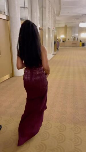 Anika Noni Rose Instagram - Had a little performance two nights ago. A Motown snippet.

This @oscardelarenta dress was playing no games! 
Even after dancing, she got a little bunched up but still held her glory! I love some Oscar! 

More pics soon!

Styled by @jasonrembert 
Asst  by @kirstenmcgovern 
Jewelry @nadrijewelry 

And How I love this glam team
Face @meccadickerson 
Hair & video @theglamdiaryy

#glamour #OscarDeLaRenta #Motown #Holidays #Sugarplum