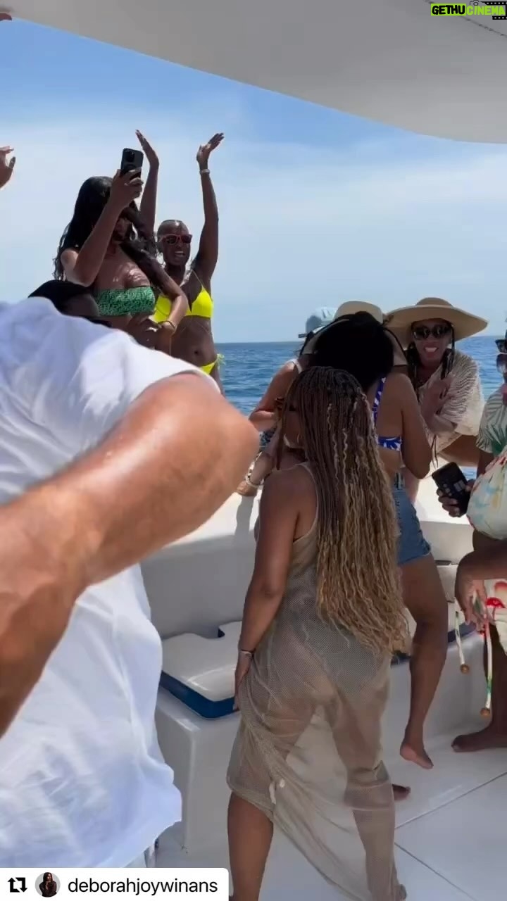 Anika Noni Rose Instagram - The way we celebrated my birthday twin’s day! @deborahjoywinans’ Sept.6 was one for the books! My sis, you are so looooved! @spiffythegoat, you were our entire theme! A whole vibe! #YouDontNeedNoBeatYouBetterHypeYoBestieUp!! #HappyBirthdayBBF! #Cabo #Joy #ThrowIt #ThowIt #VirgoSeason #Repost @deborahjoywinans ・・・ Throwin it back to when my crew and I were throwin it back on the BEST BIRTHDAY TRIP OF MY LIFE💜💜🙌🏿🙌🏿💃🏿💃🏿 September 6th will never be the same in my mind!!! Get into this Blackety Blacknesssss😝 40 is starting pretty lit💁🏿♀️