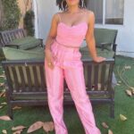 Anika Noni Rose Instagram - Just out here teaching these LA leaves how to Fall. A little press for #LetTheRightOneIn. 🩸 Face: @meccadickerson Hair: Me (Detangle/moisture @taliahwaajidbrand & @aveda nutriplenish oil) Wearing pink perfection by @_aje_ Shoes: @aldo (surprise!) Styled by @jasonrembert Asst: @ww.ilt #PinkCashmere (but not really) #Fashion #FallFashion #Aje #JasonRembert #Showtime #Pink #Confection #PinkPantser #PrettyInPink