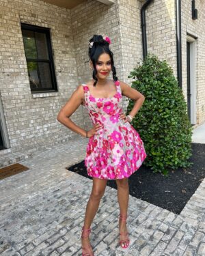 Anila Sajja Instagram - Met Gala 2024!! Definitely ate that up ….. @anilasajja #marriedtomedicine #90spinculs #updo